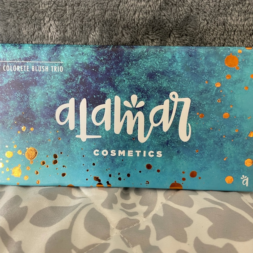 Alamar Blush Trio Fair/ light